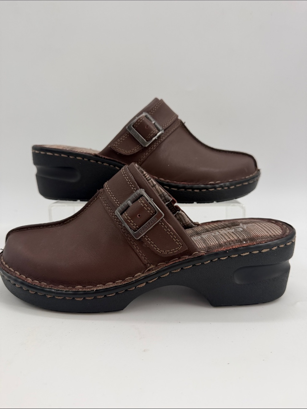 NWOT Eastland Mae Women's Size 7.0 M Shoe Leather Slip On Clog Mules Brown